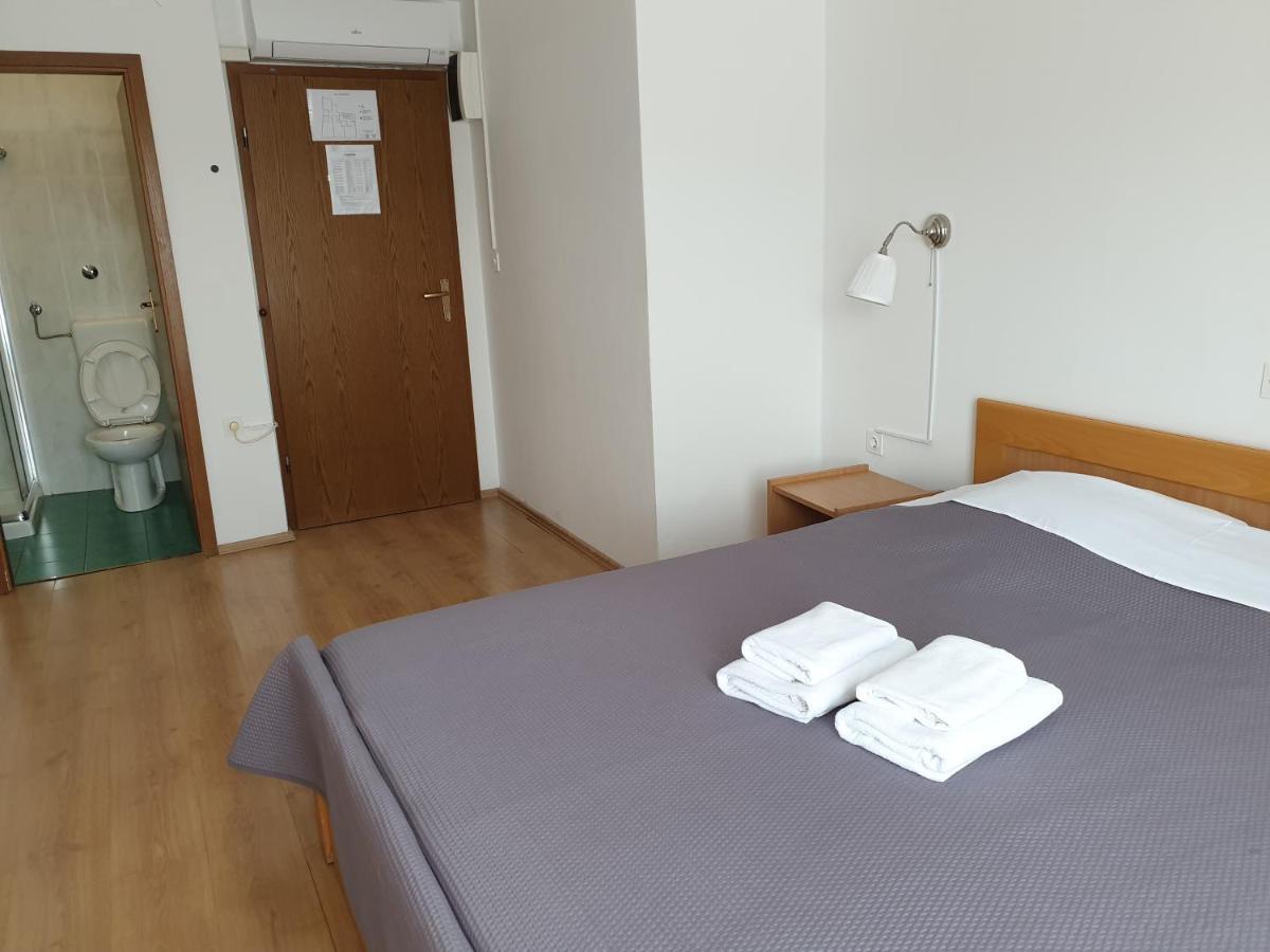 Bed and Breakfast Sobe MaMaLu Valun Exterior foto
