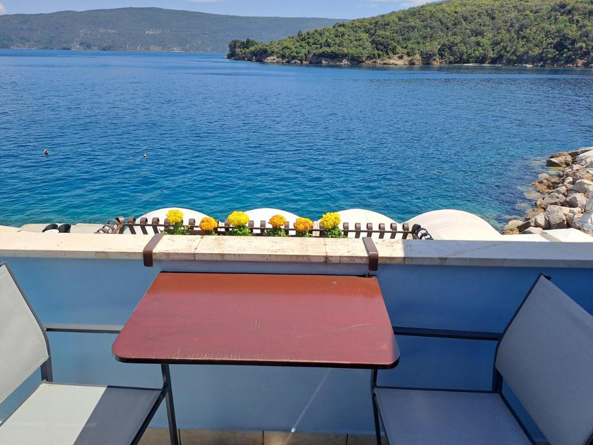 Bed and Breakfast Sobe MaMaLu Valun Exterior foto