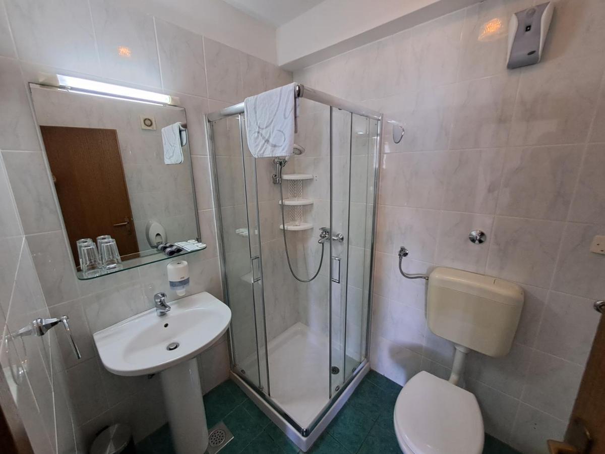 Bed and Breakfast Sobe MaMaLu Valun Exterior foto