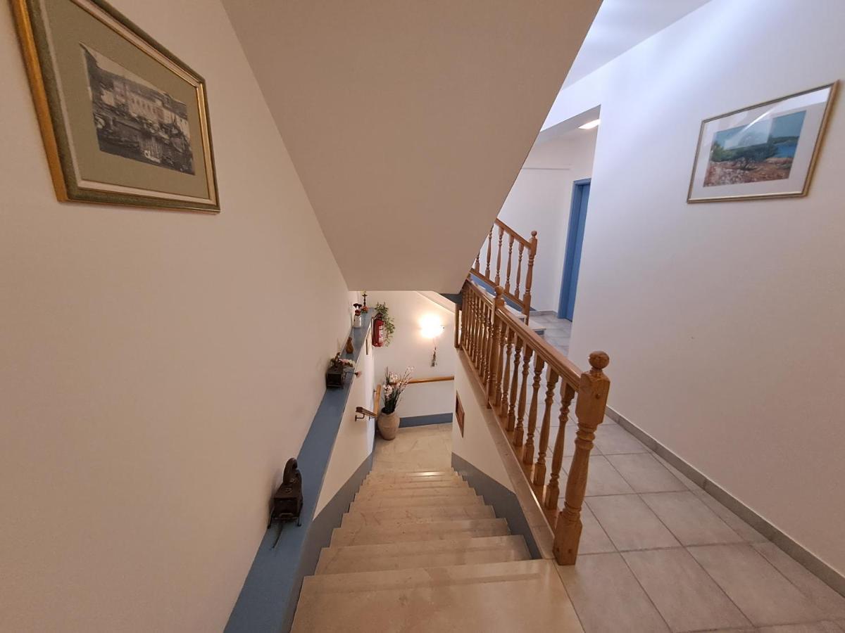 Bed and Breakfast Sobe MaMaLu Valun Exterior foto