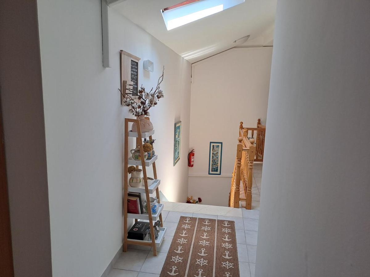 Bed and Breakfast Sobe MaMaLu Valun Exterior foto