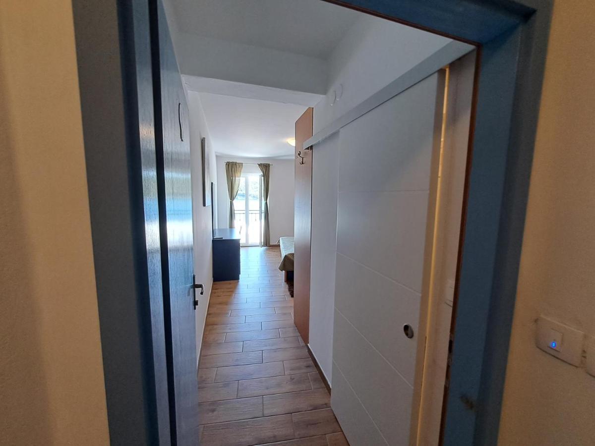 Bed and Breakfast Sobe MaMaLu Valun Exterior foto