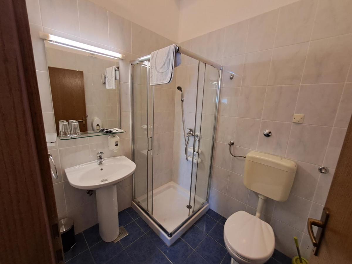 Bed and Breakfast Sobe MaMaLu Valun Exterior foto